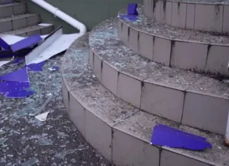 Артилерійський обстріл кафе у Херсоні. Є загиблі та поранені