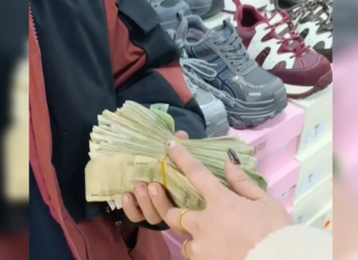 11-летний мальчик довел продавца до слез из-за своего поступка ради своей мамы (видео)