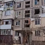 Російські військові обстріляли багатоповерхівку в Корабельному районі Херсона