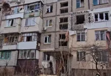 Російські військові обстріляли багатоповерхівку в Корабельному районі Херсона