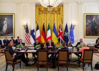 «Отключить реальность»: лидеры ЕС решили вместо Украины говорить с Трампом о Гренландии, — FT