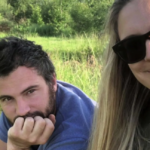 Семейство купило заброшенный дом посреди леса — без отопления, электричества и воды (фото)