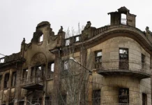 Фейк про готель «Європейський» в Херсоні. Окупанти звинувачують Україну у знищенні історичної будівлі, яку самі ж обстріляли