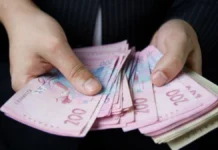 Продовжують надавати грошову допомогу мешканцям Новокаховської громади на Херсонщині. Хто може отримати?