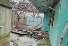 Війська РФ обстріляли житлові будинки на Херсонщині. Пошкоджено квартири та приватний будинок
