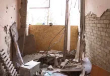 Війська РФ обстріляли один із закладів освіти у Центральному районі Херсона. ВІДЕО