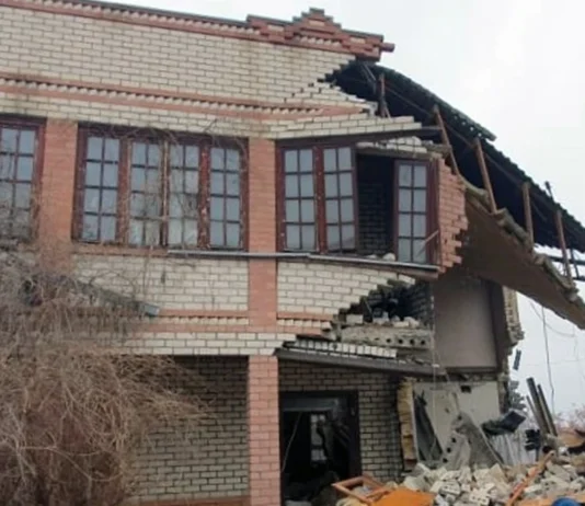 На Херсонщині через обстріли армії РФ загинула жінка, поранені троє людей, серед них дві медпрацівниці