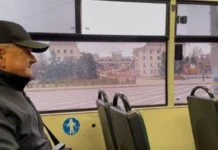 Через обстріл у Херсоні автівки на одному із тролейбусних маршрутів курсують із перебоями