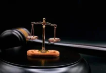 Колишньому прокурору з Херсона повідомили про підозру у державній зраді