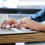 Общественный вещатель Литвы LRT прекратил работу украиноязычной версии сайта: причины