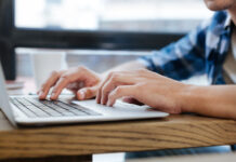 Общественный вещатель Литвы LRT прекратил работу украиноязычной версии сайта: причины