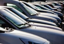 Украинцы завезли почти полмиллиона автомобилей за 2025 год