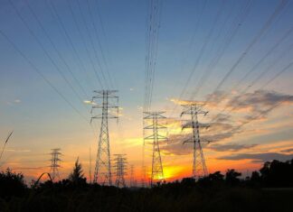 Венгрия угрожает прекратить поставки газа и электричества в Украину из-за остановки «Дружбы»