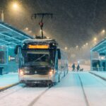 Троллейбусы и трамваи в Киеве возобновляют работу. Они не ходили больше месяца из-за обстрелов