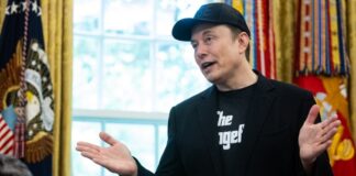 Маск стал первым человеком в истории с состоянием более $800 млрд