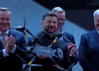 Украина и Германия запустили совместное производство дронов: первый БпЛА принял Зеленский