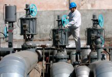 Россия и Иран начали ценовую войну за доступ на китайский рынок нефти