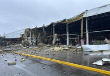 Российская атака повредила «Эпицентр» в Запорожье – компания планирует его восстановить: фото