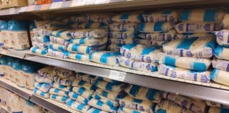 АМКУ приказал 90 торговым сетям пересмотреть ценовую политику на сахар