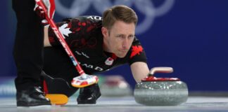 Едва не устроили драку: на Олимпиаде матч по керлингу обернулся нецензурным скандалом (видео)