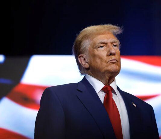 «Это большая встреча»: Трамп призвал Украину скорее сесть за стол переговоров в Женеве (видео)