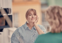 Муж Елены Кравец довел ее до слез прямо на сцене: что он сделал (видео)