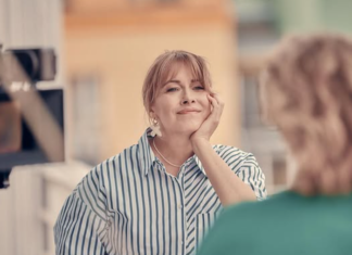 Муж Елены Кравец довел ее до слез прямо на сцене: что он сделал (видео)