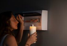 Графики отключения на 3 февраля: у кого не будет света более 15 часов