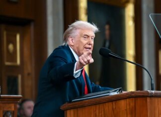 Последний шанс Трампа: почему президент США спешит