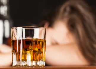 Суддю та експосадовицю Каланчацького суду на Херсонщині можуть звільнити за пияцтво на роботі