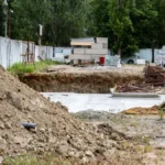 Фундамент тонший на 160 мм. Які порушення виявили на будівництві «підземних шкіл» у Херсоні