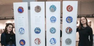 У Запоріжжі проходить міні-виставка «ЦЕ*арабески» за мотивами кам’яних вишиванок Нової Каховки