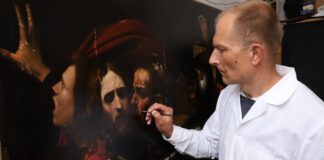 В Киеве показали картину «Поцелуй Иуды», которую похитили 18 лет назад в Одессе (фото)