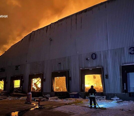 Удар ВС РФ по крупнейшему складу Roshen: что будет с ценами на продукцию