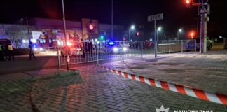 В Николаеве произошел взрыв на неработающей АЗС: в результате теракта пострадали семь полицейских