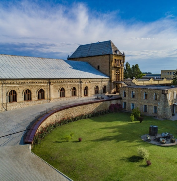 Росіяни повністю знищили виноробню князя Трубецького на Херсонщині