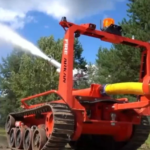 На Херсонщині рятувальники тестують роботизований комплекс для гасіння пожеж (відео)