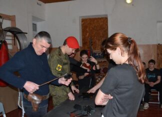 Навчають стріляти та керувати БпЛА: на ТОТ Херсонщини окупанти посилюють мілітаризацію дітей