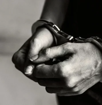 Справу чоловіка з Херсона, якого підозрюють у вбивстві знайомого, скерували до суду