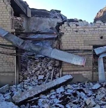 Армія РФ обстріляла Центральний район Херсона. ВІДЕО