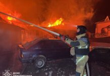 Рашисти масовано обстріляли Херсон з РСЗВ: постраждали 6 містян