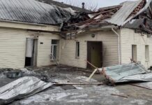 Внаслідок обстрілу Херсона пошкоджено медичний заклад (фото)