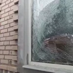 Військові РФ обстріляли Корабельний район Херсона. Є пошкодження