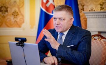 Фицо заявил о прекращении аварийных поставок электроэнергии в Украину из Словакии