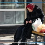 Безкоштовно чи платно? Як пенсіонерам розібратися з медичними послугами у 2026 році