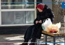 Безкоштовно чи платно? Як пенсіонерам розібратися з медичними послугами у 2026 році