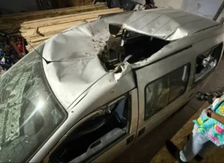 “Докази воєнних злочинів РФ”. У Берліні покажуть знищену внаслідок російської атаки автівку волонтерів у Херсоні