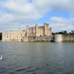 Легенда о «Серой даме»: блогерша переночевала в замке и сделала шокирующее открытие