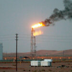 Bloomberg: Саудовская Аравия начала сокращать добычу нефти из-за дефицита хранилищ