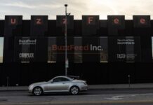 Медиакомпания Buzzfeed заявила о «серьезных сомнениях» в способности продолжить работу